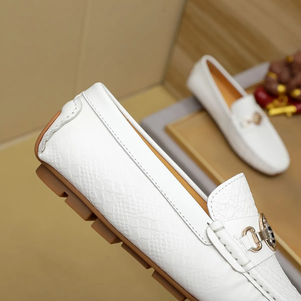 Men's shoes 💰360💰💰GUCCI Gucci official website synchronizes the latest model 🛃The upper is made of imported cowhide, 🐷leather lining, rubber outsole, 🎩🎩top-notch handcrafted workmanship with fine stitches and threads🔍definitely satisfy those perfectionist men who pursue high luxury quality 👏 Colors available! Code number 38-45 Large quantity in stock